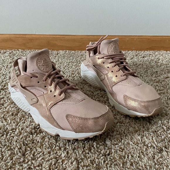 Nike Air Huarache Run Particle Beige Metallic Pink Size 10 - Picture 2 of 13